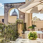 Terrace Pantheon Relais