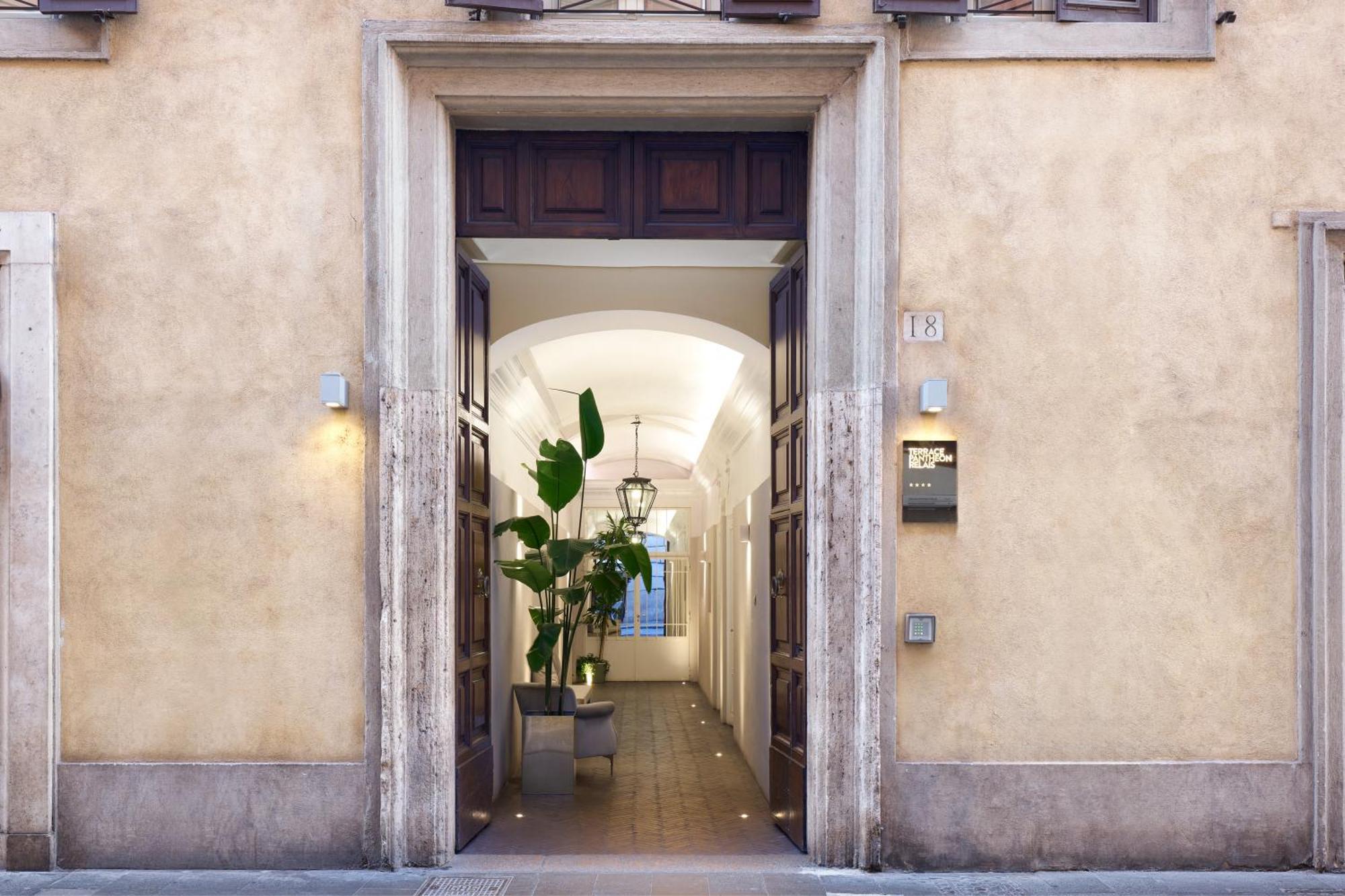 Terrace Pantheon Relais Hotel