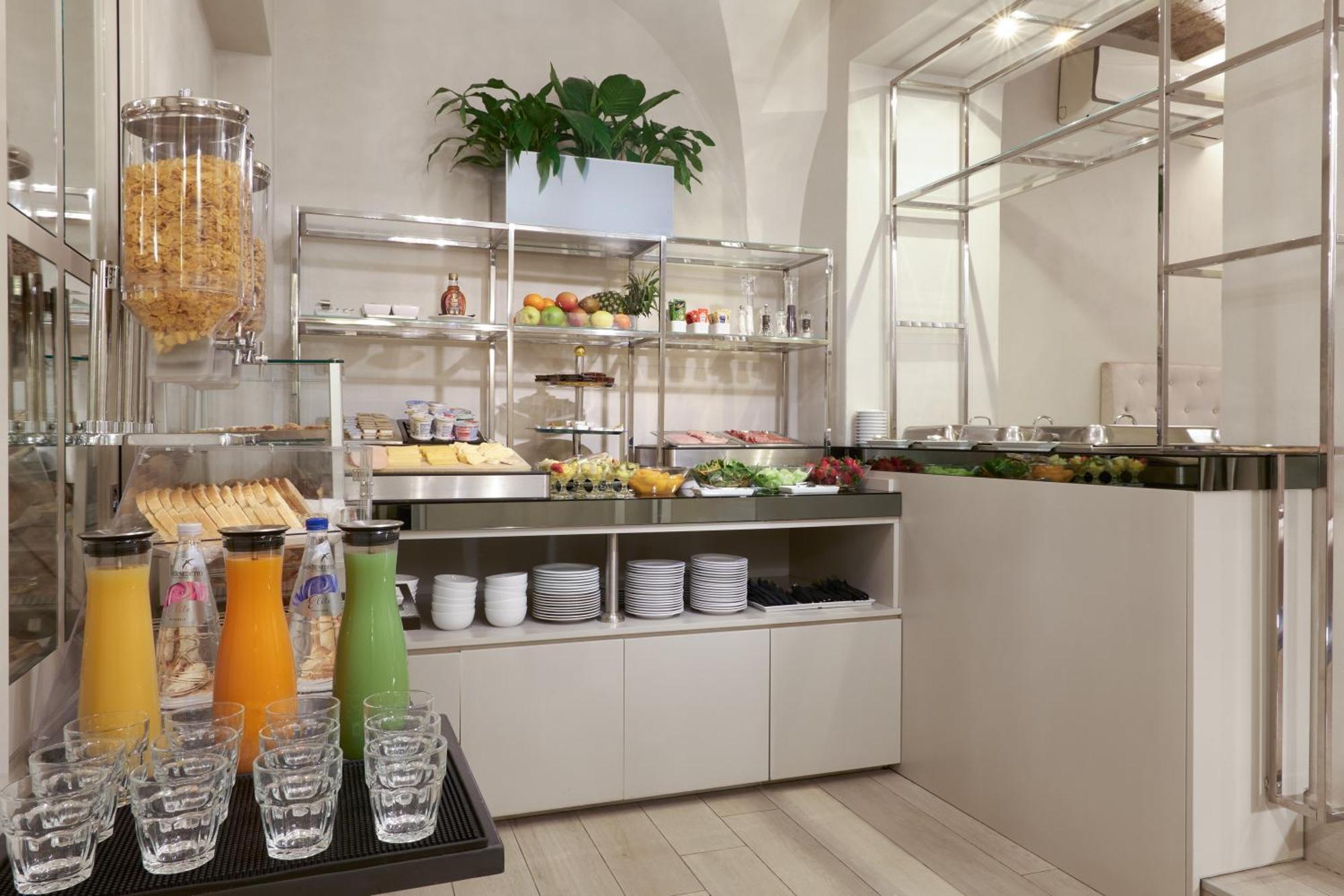 Terrace Pantheon Relais Hotel Rome