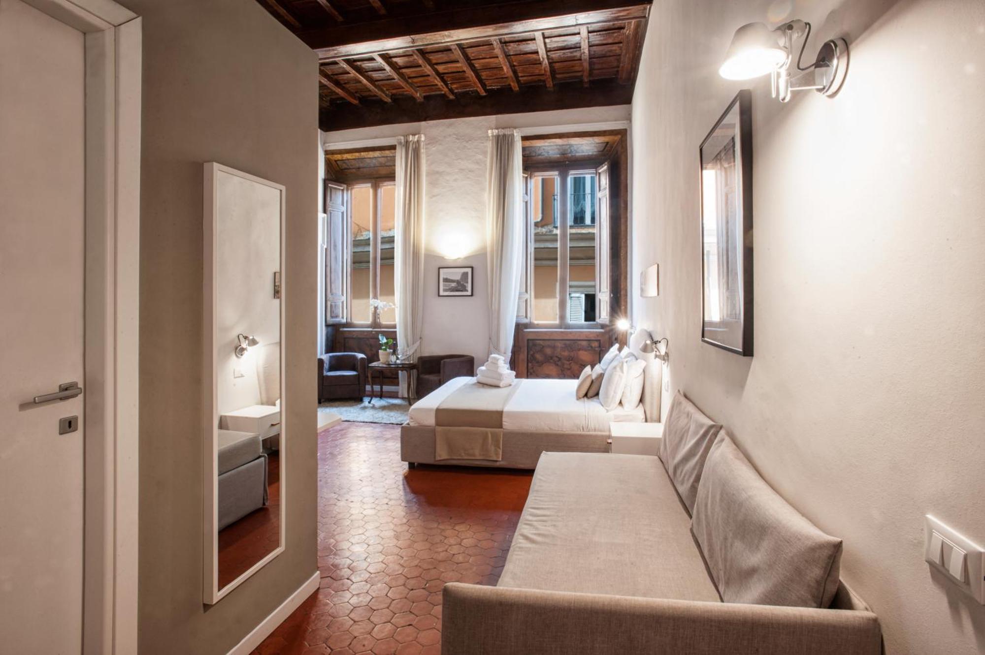 Terrace Pantheon Relais