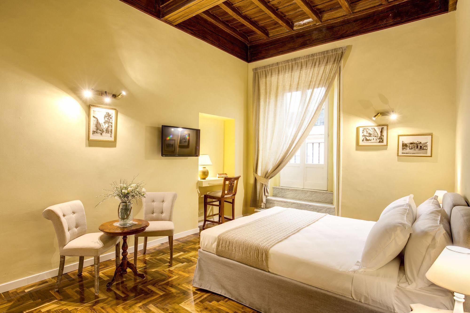 Terrace Pantheon Relais Hotel