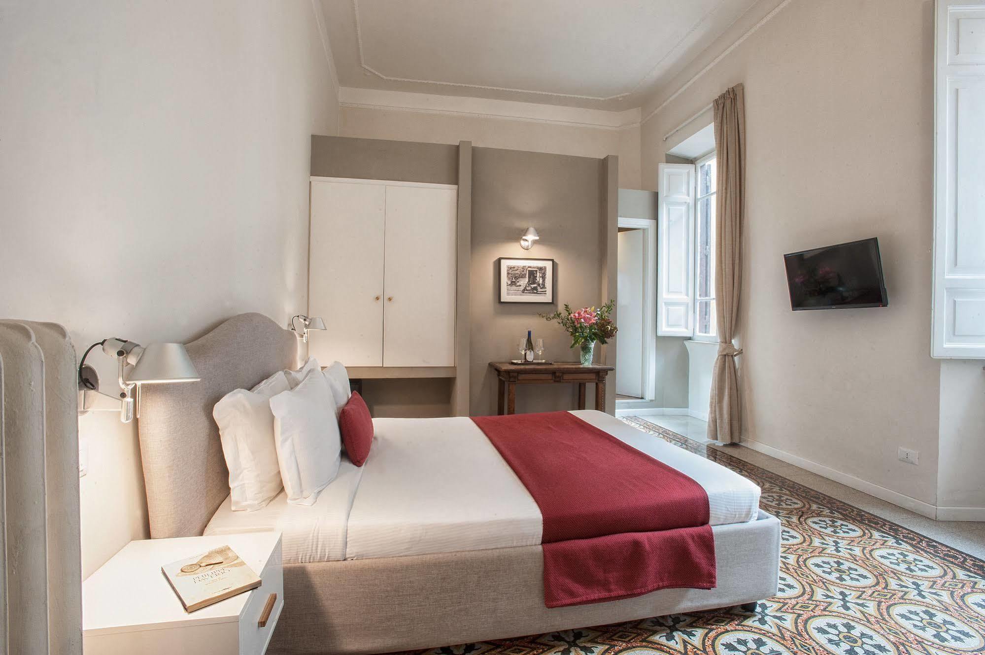 Terrace Pantheon Relais 4*