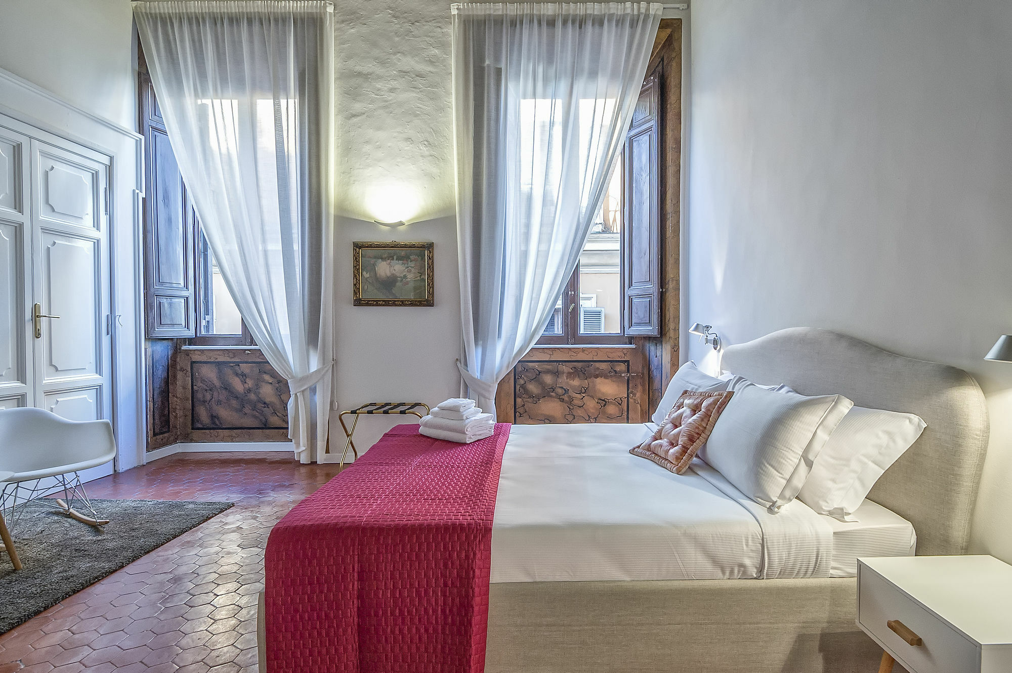 Terrace Pantheon Relais